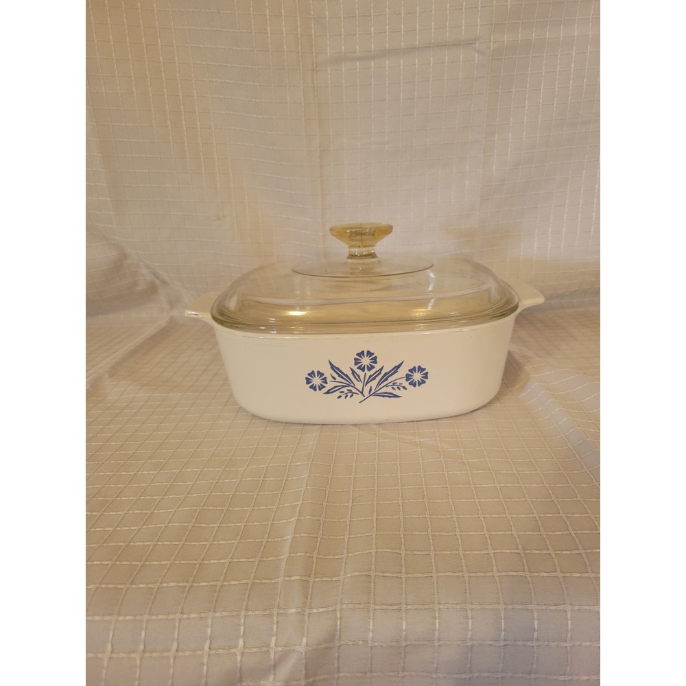 Vintage Corning Ware Cornflower Blue 1.5 Quart Casserole Dish with Lid P-1 1/2-B